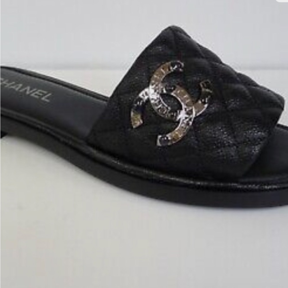 Chanel 2022 black quilted slides